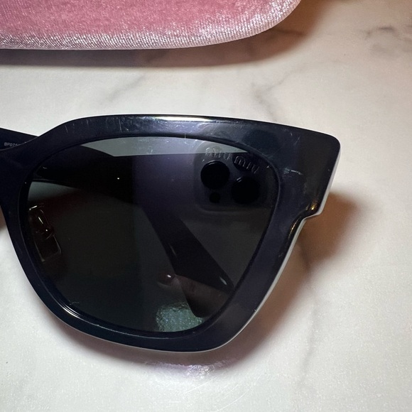 Miu Miu SMU 02Z Black Cat Eye Sunglasses w/ Pink Case main image 6